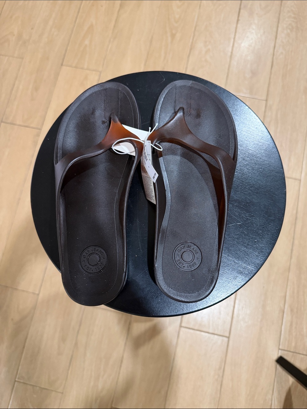 GAP Jelly Brown Flip Flops sz 8